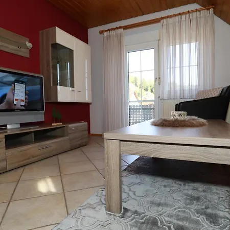 Im Steinachtal דירה